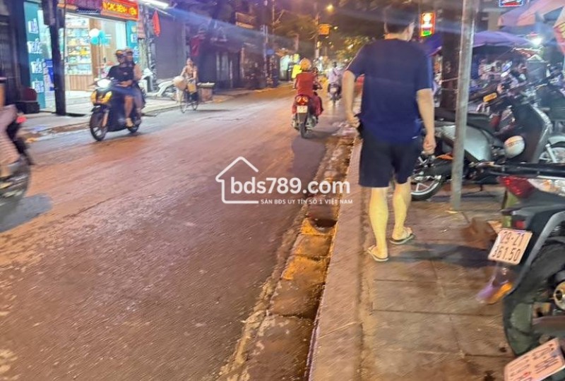 Bán nhà mặt phố Định Công, HN, DT 84m2, 2 tầng, Mt 3.5 m, giá bán 21.2 tỷ 